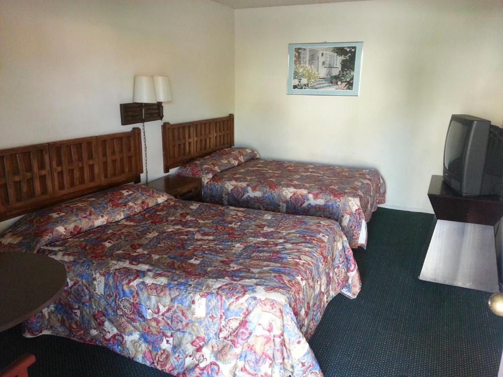 Gibson Inn El Monte Room photo