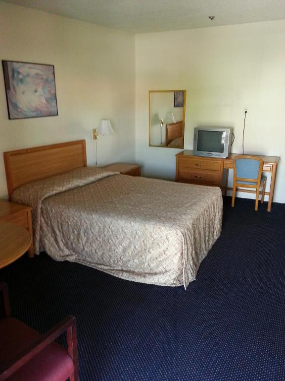 Gibson Inn El Monte Room photo